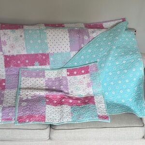 Floral Patchwork Quilt Set - Pink, Purple, and Aqua